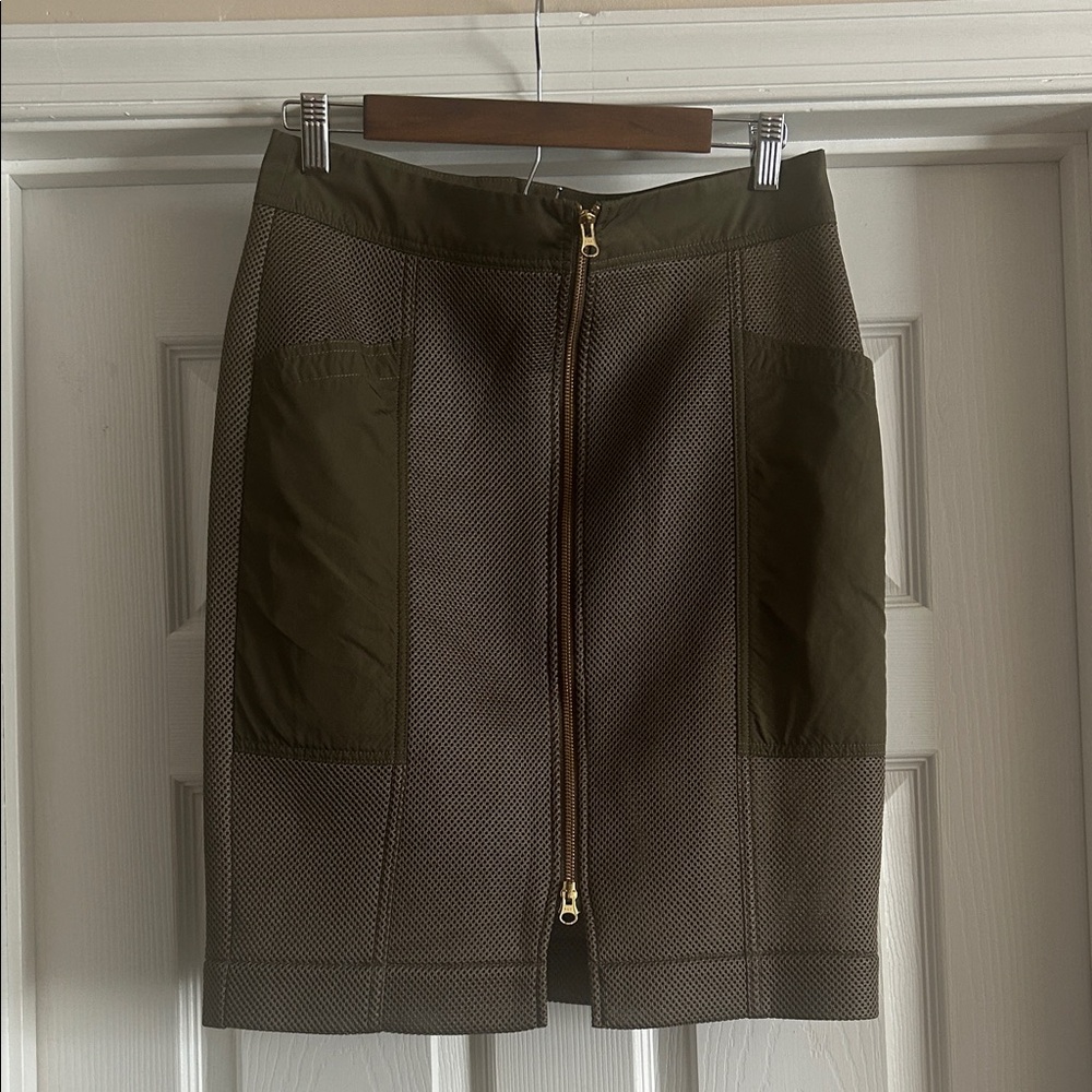 J Crew NWOT Olive Mesh Pencil Skirt with Front Zip